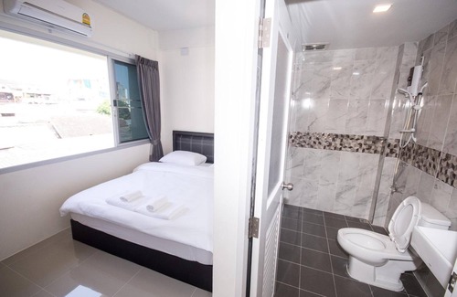 Wat Bowon Niwet House | Nina Guesthouse