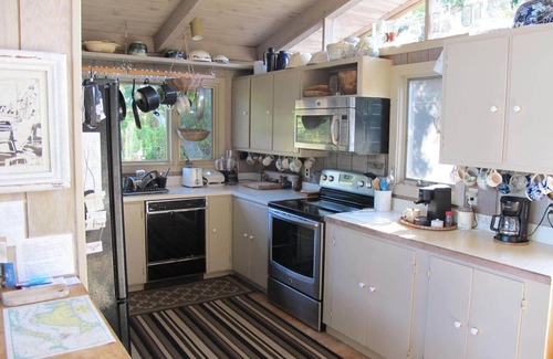 Aquinnah House | Nine Acres Quiet Escape