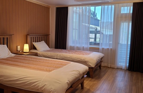 Boeun Hotel | Nine Valley Park