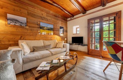 Schignano Ski Chalet | Nini's Home