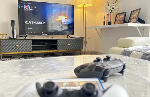 Dubai Marina Hostel | NiRRvana Luxury