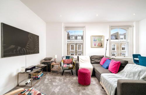 Redcliffe Apartment | Niru Experience Pearl Of Ifield Road