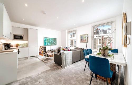 Redcliffe Apartment | Niru Experience Pearl Of Ifield Road