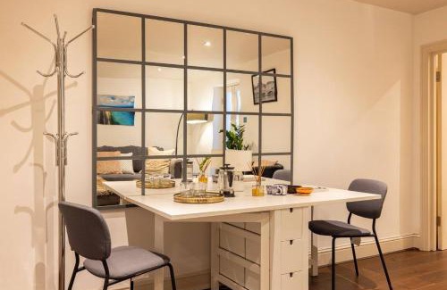 Redcliffe Apartment | Niru Experience Serene Garden Haven Duplex