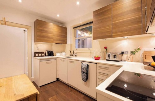 Redcliffe Apartment | Niru Experience Serene Garden Haven Duplex