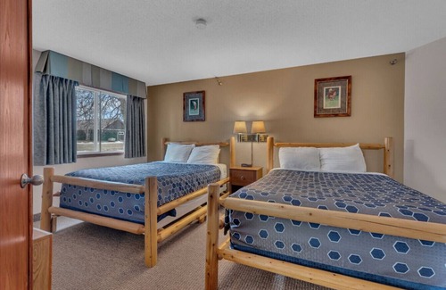 Nisswa Bed & Breakfast | Nisswa Hotel & Suites – 2 Bedroom King + Double Queen #118