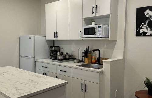 Northeast Edmonton Apartment | nMonthly Disc | Fast Wi-Fi -12