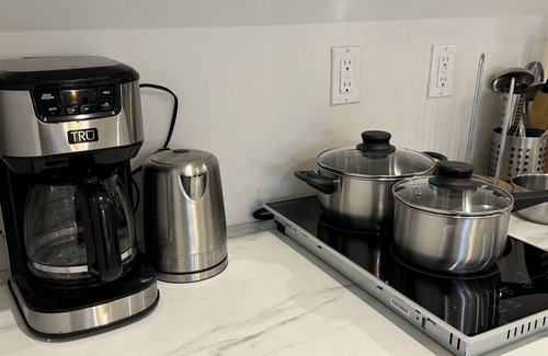 Northeast Edmonton Apartment | nMonthly Disc | Fast Wi-Fi -12