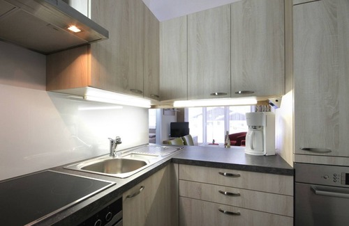 Graen Apartment | No. 1 cabbage blossom - HAUS fern