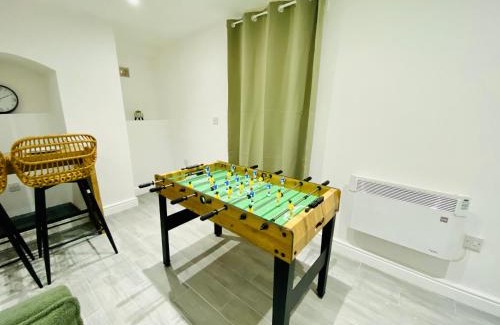 Gloucester Apartment | No 1 - Central Apartment