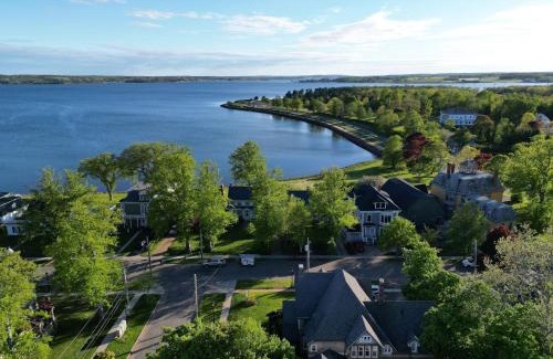 Queens Square Bed & Breakfast | No 1 Grafton Inn