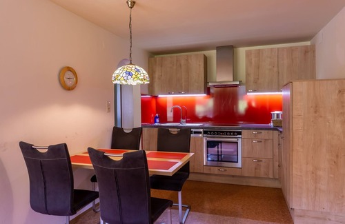 Graen Apartment | No. 13 Fire lily - HAUS fern