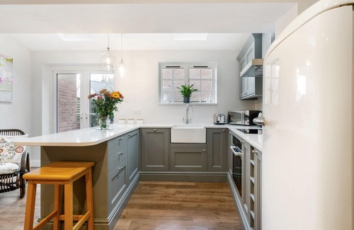 Winchester Cottage | No. 32 Upper High Street WestgateCottage