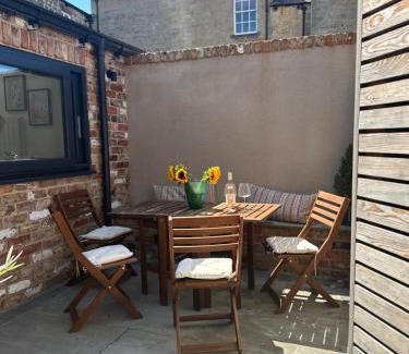 Knaresborough House | No 6 Bowling Green Yard