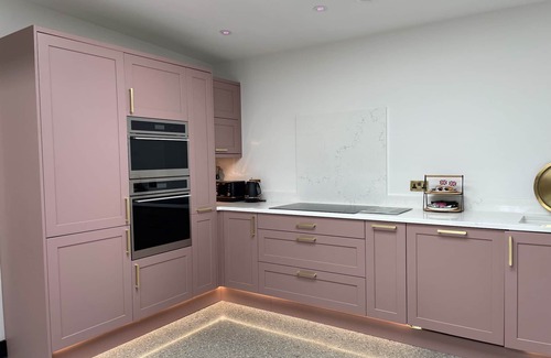 Exeter House | No.6, South View Lodges - a lodge that sleeps 4 guests in 2 bedrooms
