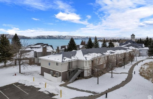 Harbor Village Condo | *No Chores* Harbor Village + Balcony