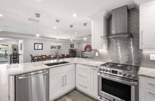 St. Petersburg - Clearwater House | No Hurricane Damage Tranquil Canal Home Near Downtown, Beaches & More