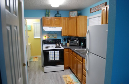 Driftwood Isles House | No Hurricane Damage! Gulf front Pet Friendly home great fishing and sunsets!