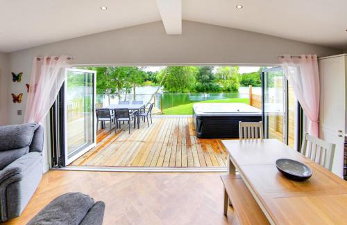 Laceby Resort | Noahs Retreat