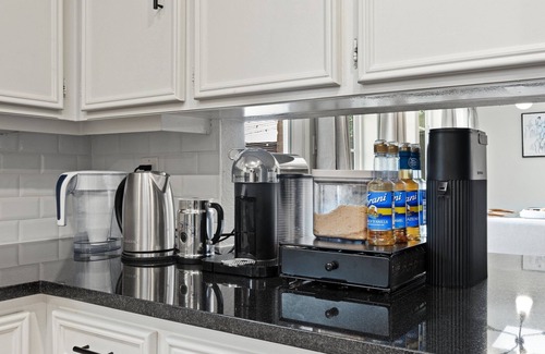 Southwest Carrollton House | Nob Hill: Sunny Home Skylights Prime Location