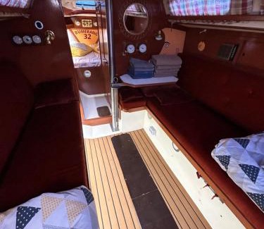 Swinoujscie Boat Rental | Nocleg na jachcie Ada2 w Świnoujsciu