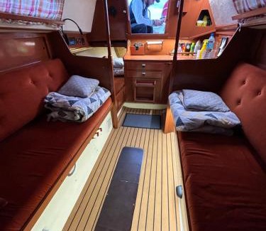 Swinoujscie Boat Rental | Nocleg na jachcie Ada2 w Świnoujsciu