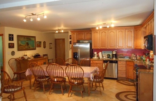 Greenport West House | NOFO ESCAPE relax-swim-enjoy. Bachelorettes-Weddings-Family vacation