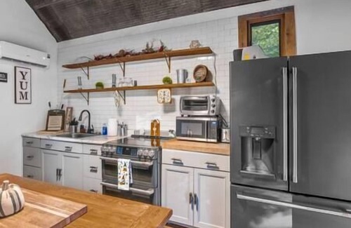 Clarkson House | Nolin Cabin Experience w/Hot Tub