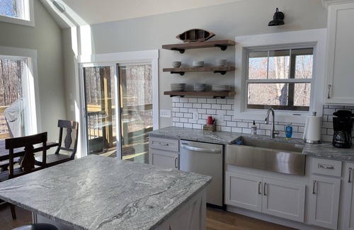 Lindseyville Cabin | Nolin Lake Lakehouse Vacation Rental - Newly Built