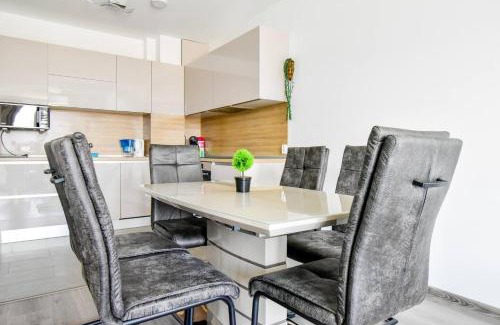 Iskar Apartment | Nomad Friendly Modern Complex Next To Metro