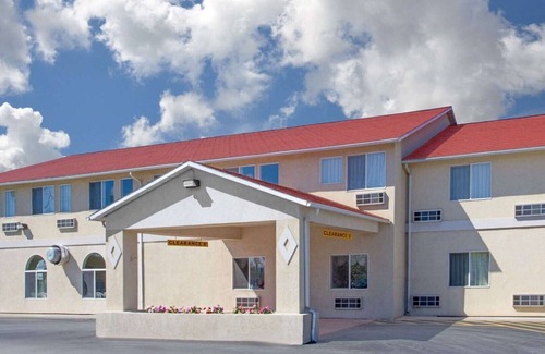 Vernal House | Non-Smoking 2 Queen Beds