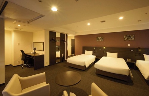 Shijo Hotel | Nonsmoking Deluxe Room corner room Room only/Kyoto Kyōto