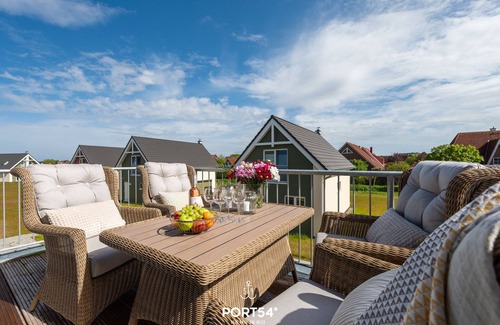Busum Apartment | Noordkant Kajüte - infrared cabin, fireplace, close to the beach and North Sea