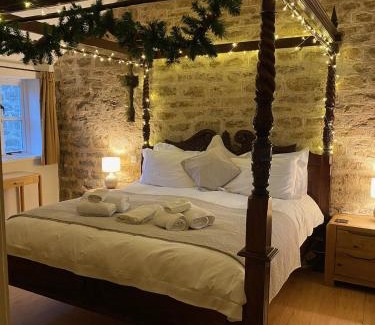 Bridport House | Norburton Hall Cottages