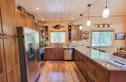 Mazama Cabin | Nordic Village Cabin in the heart of Mazama