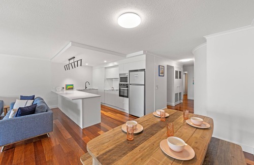 Moffat Beach Apartment | Norfolks on Moffat Beach