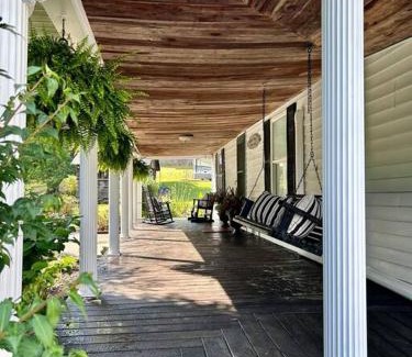 Sharps Chapel House | Norris Lake Modern Farmhouse Retreat