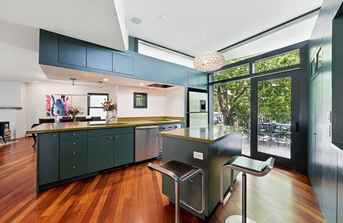 Newlands House | North Boulder Park Retreat with Concrete, Metal and Light