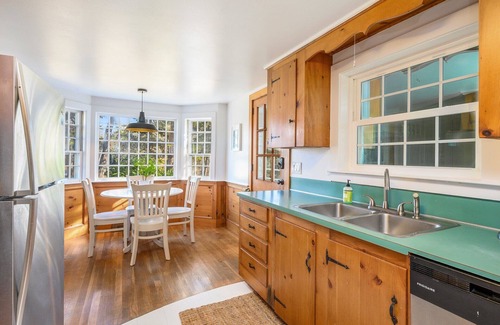 North Chatham House | North Chatham, Quaint Cottage, Great Yard, Welcome to Bobs Place