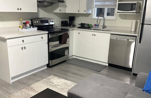 Delta House | North delta guest suite with kitchen