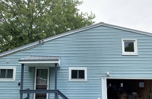 Bridgeport House | North Facing Waterfront. Catch Sunset and Sunrise!