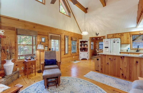 Blairsville Cabin | North Georgia Mountain Escape: Family Friendly!