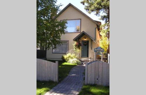 Banff House | North House - Banff Mountain Home- The Real Rockies Experience