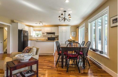 Lac-Brome House | North House - Lovely Lac-Brome 3 Bedroom Lakefront Cottage