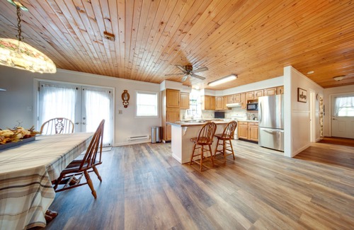 North Jackson House | North Jackson Vacation Rental w/Wraparound Deck!