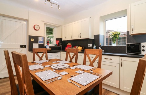 Kirriemuir Cottage | North Lodge