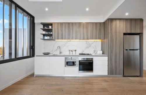 Macquarie Park Apartment | North Ryde- NR005 - Whiteside Street - Spacious 1BR Executive Apartment with Balcony Near Macquarie Centre University