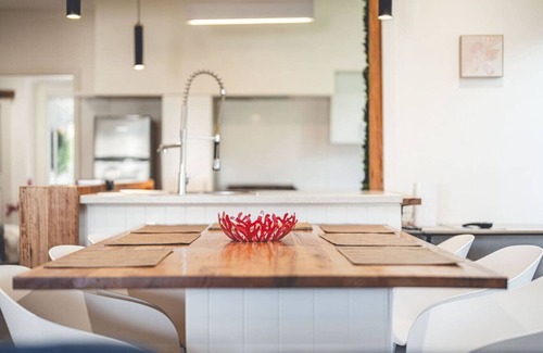 North Geelong House | North Shore Oasis, spacious nest