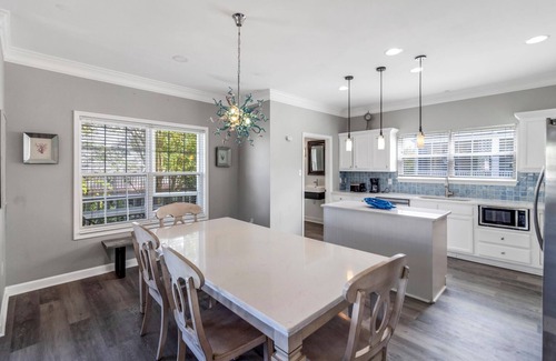 Tybee Island House | North Tybee house near lighthouse with ocean views and media room