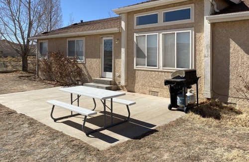 Lake Powell House | North Yard - Quiet and cozy getaway!